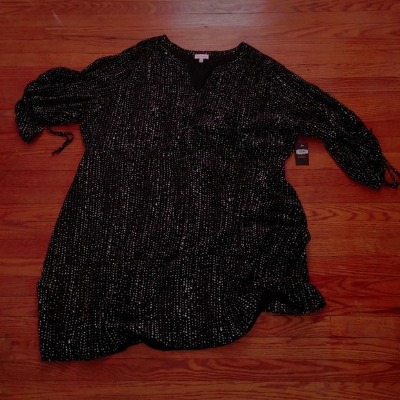 Women's Dress - Picture 2 of 2